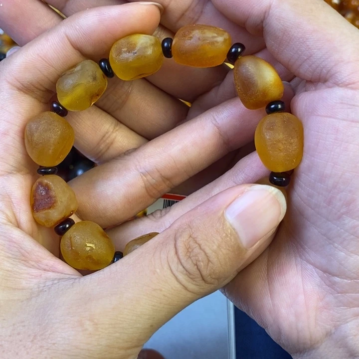 未镶嵌琥珀珠宝奇石