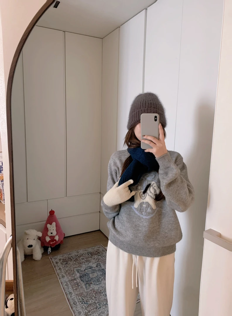 漫姐的店【绵绵小马】趣味提花毛衣女2025冬季宽松慵懒针织上衣