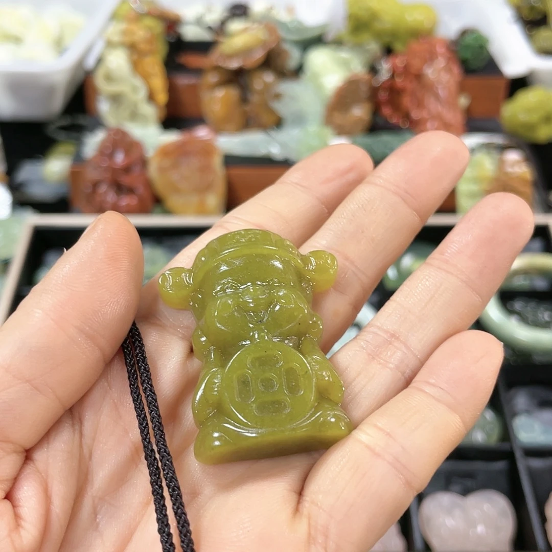 蛇纹石玉颈饰未镶嵌