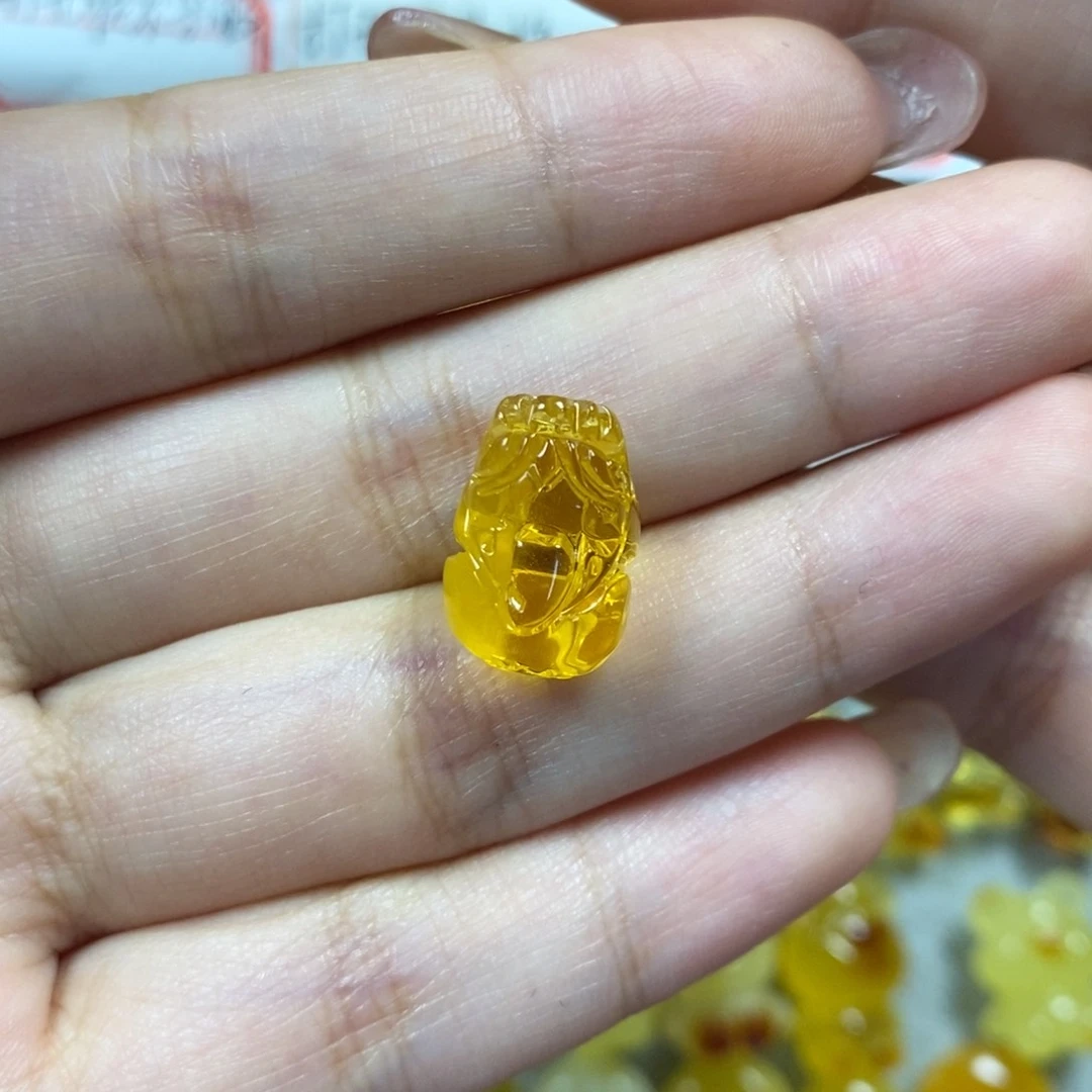 未镶嵌颈饰蜜蜡貔貅