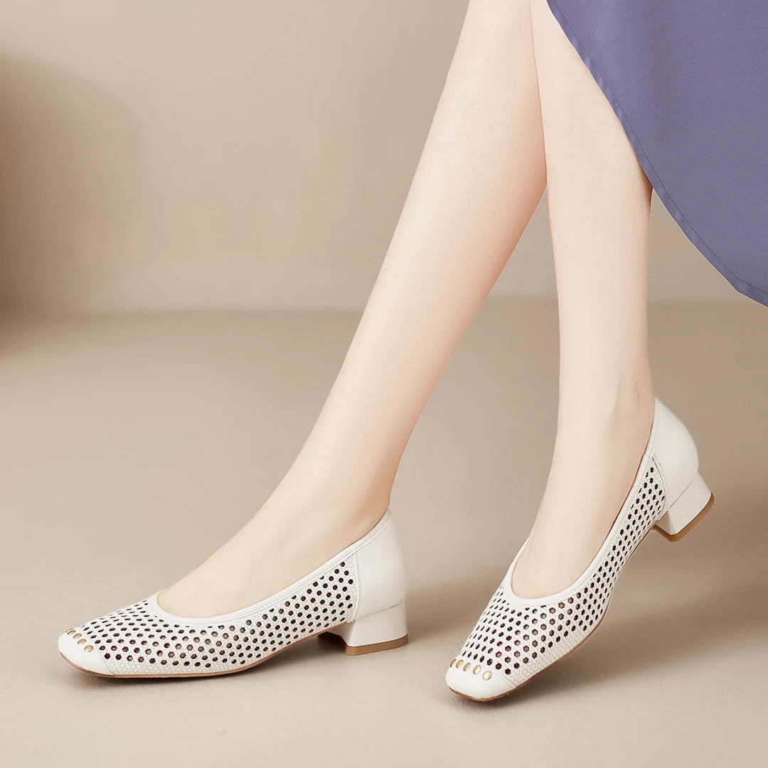 牛皮/3cm 星期六春夏新款透气洞洞时尚单鞋牛皮中跟好走路款百搭