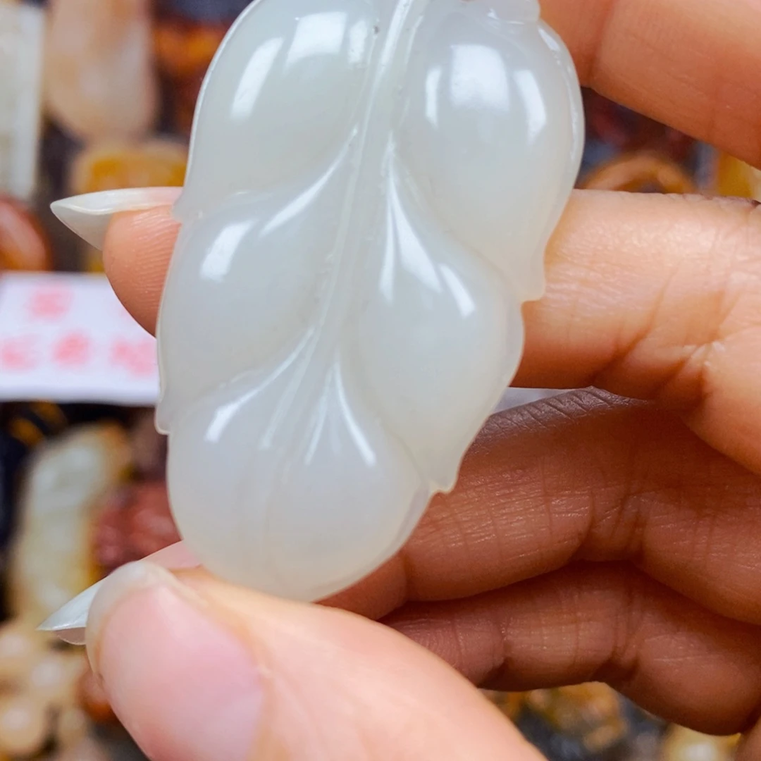 石英质玉（黄龙玉）未镶嵌颈饰