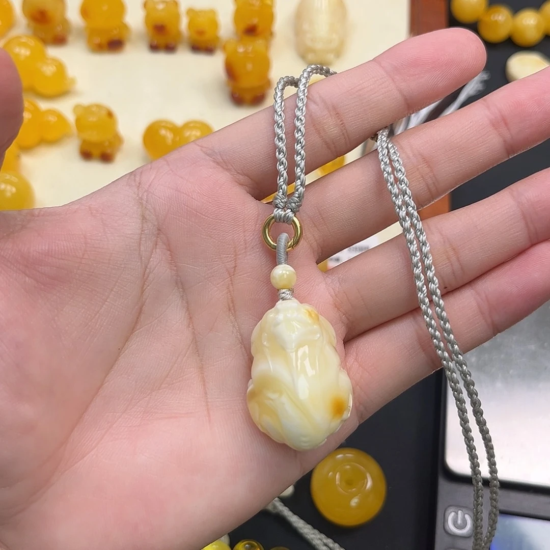琥珀未镶嵌珠宝奇石