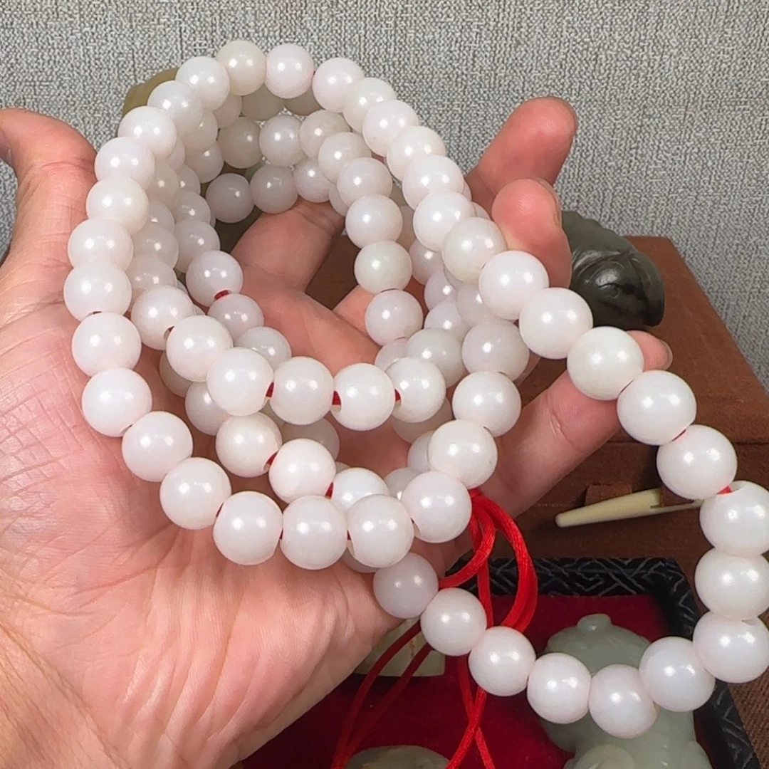 小***。非常精美的脖挂件