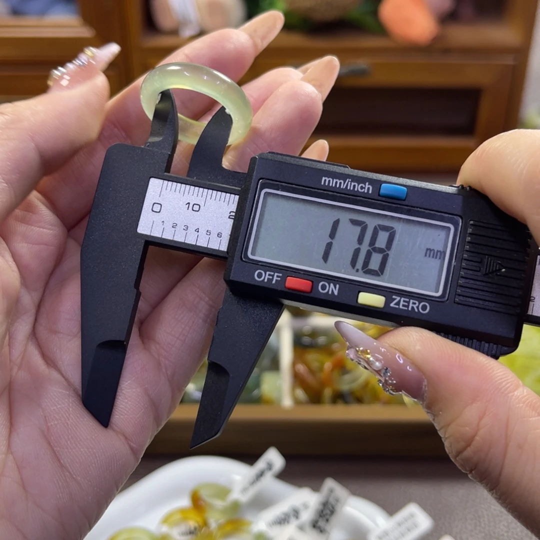 蛇纹石玉未镶嵌手镯9