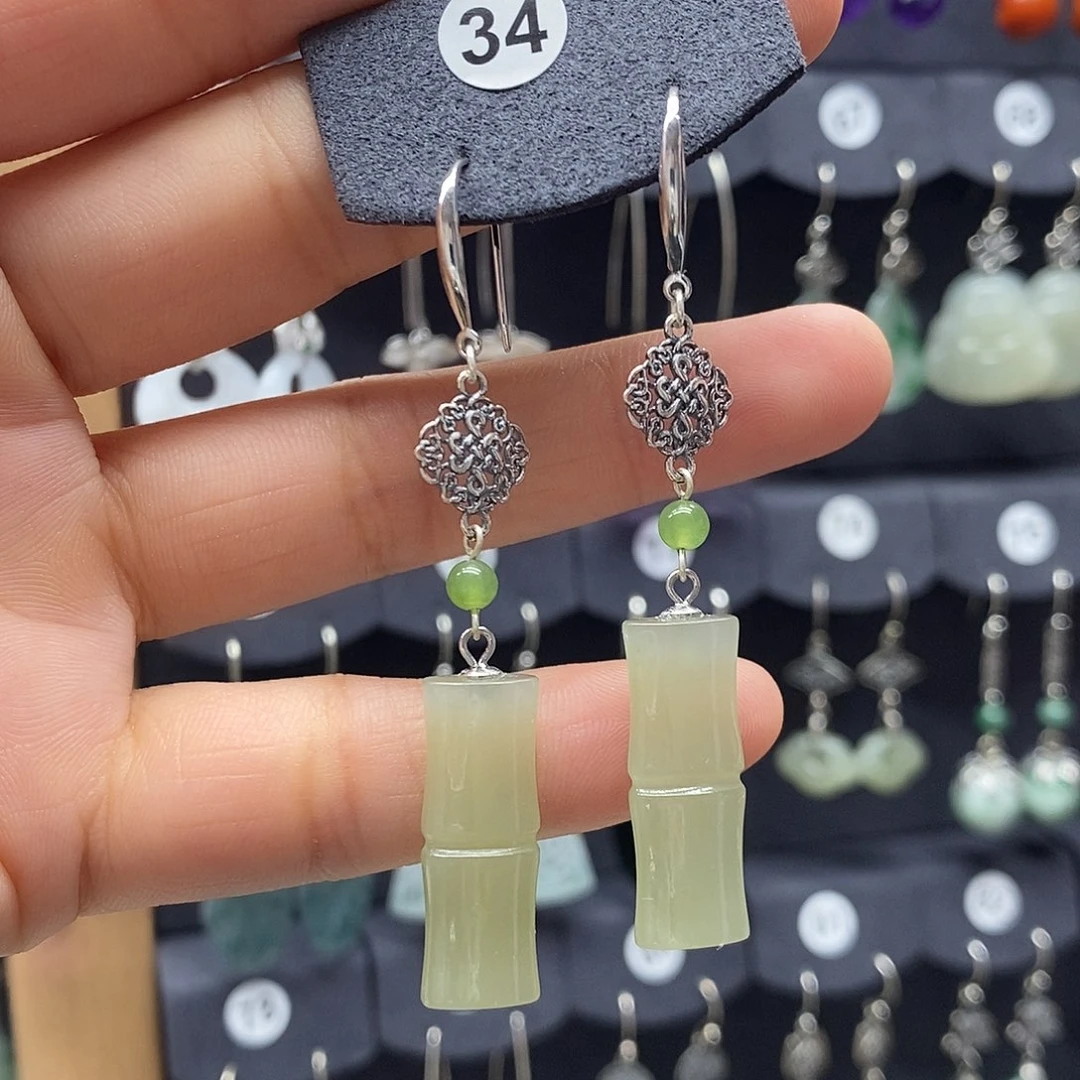 大***儿和田玉银S925镶嵌耳饰