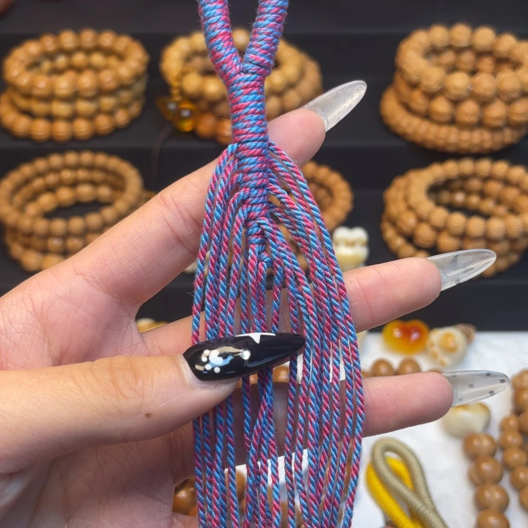 柒***月配饰彩色葡萄架一个