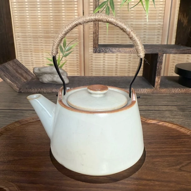 可养开片白汝提梁壶（微瑕款）安全包装FL11