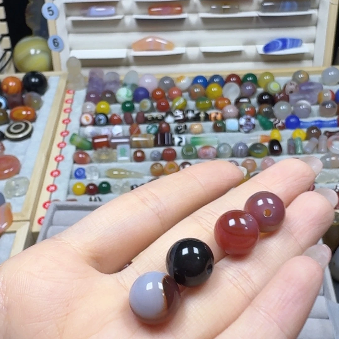 吴***格未镶嵌天然玛瑙玛瑙/玉髓