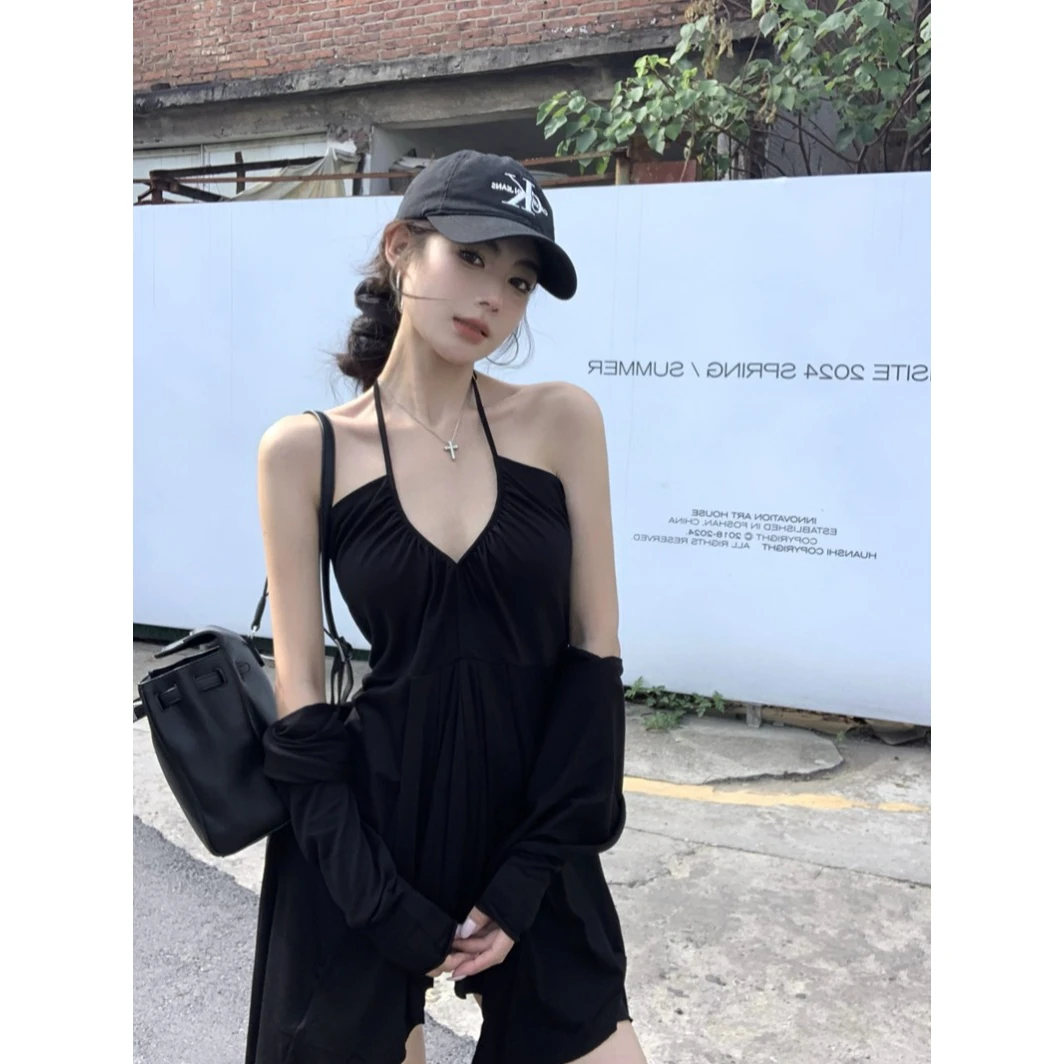 夏季新款性感辣妹气质挂脖吊带显胸连衣裙松弛感防晒冰感外套套装