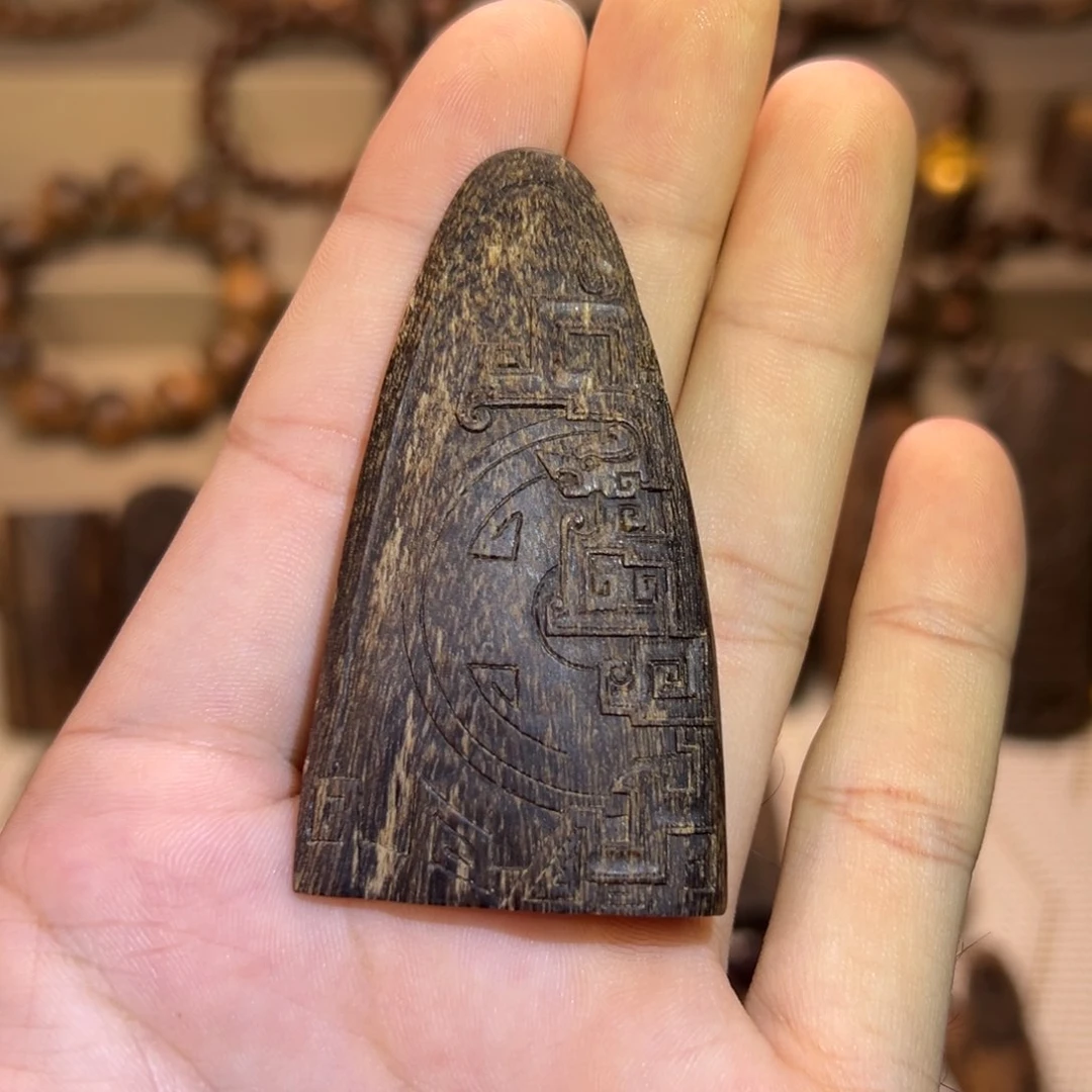 沉香吊坠达拉干老料13.56克