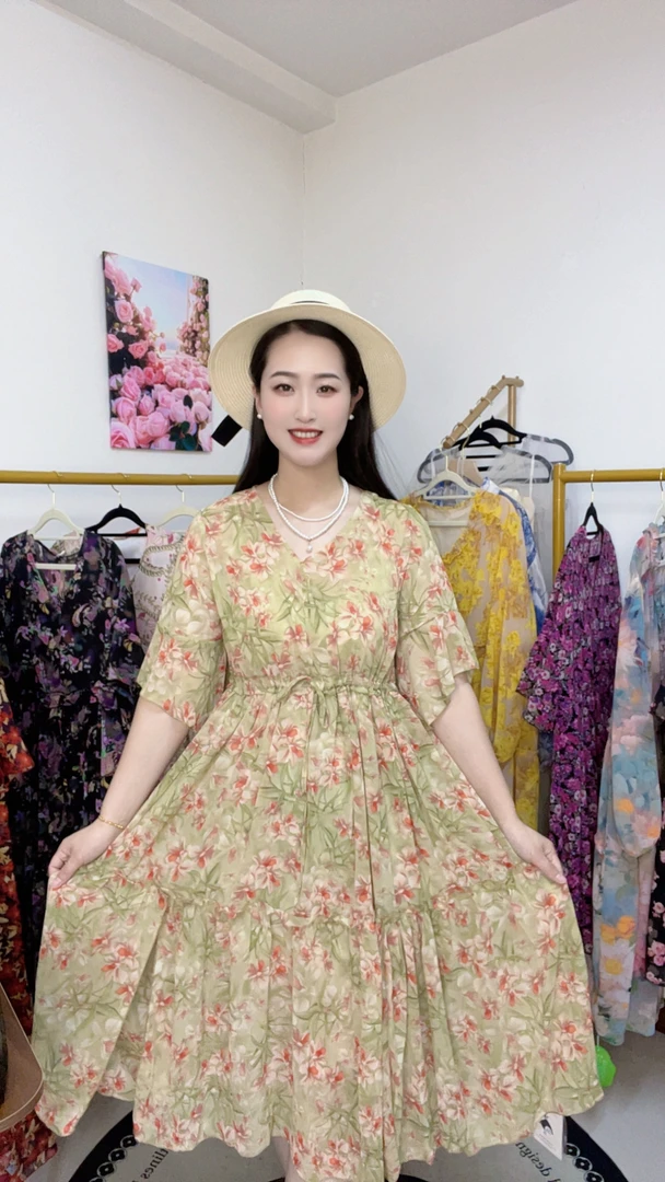 果绿色宽松碎花连衣裙收腰印花时尚百搭