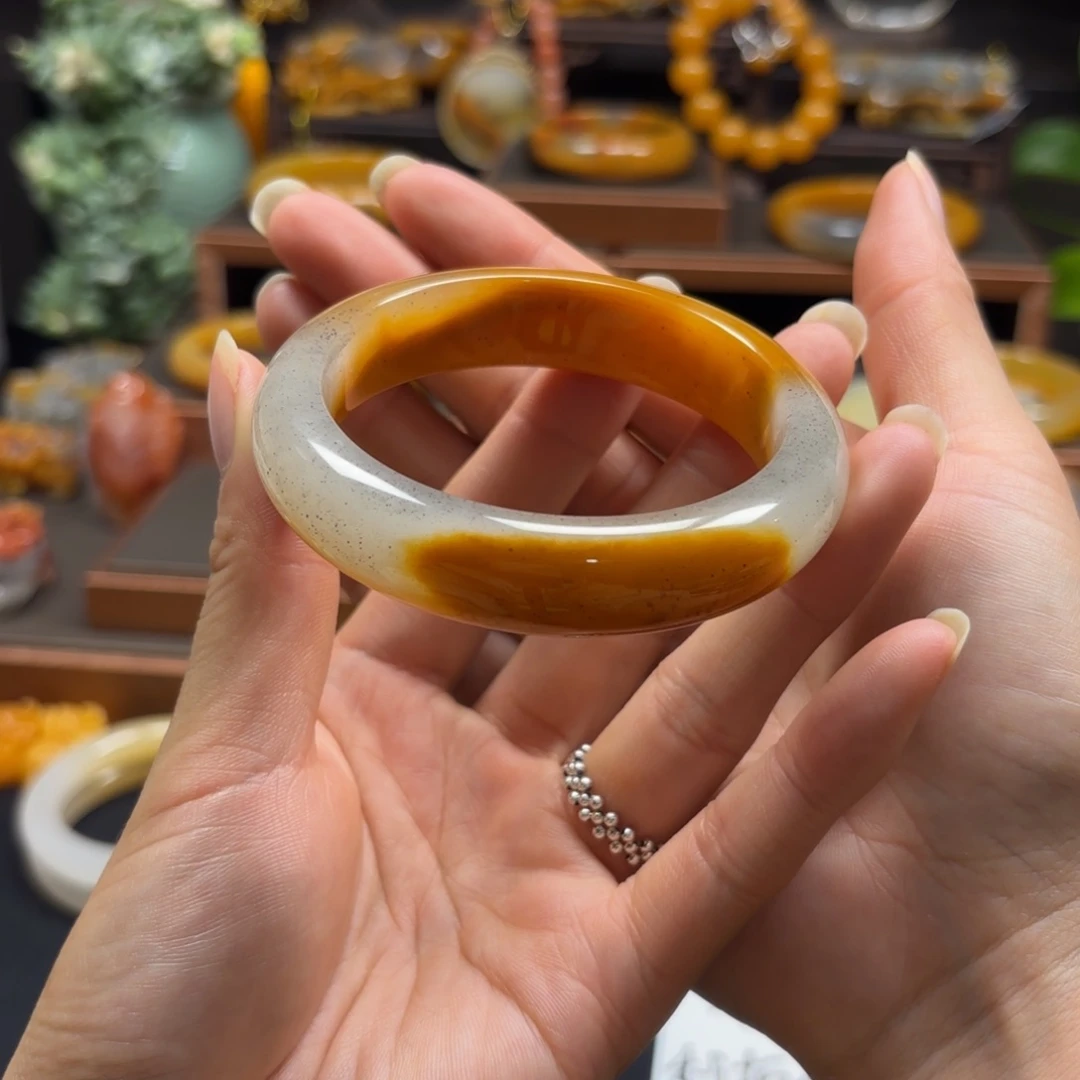 石英质玉（黄龙玉）未镶嵌手镯