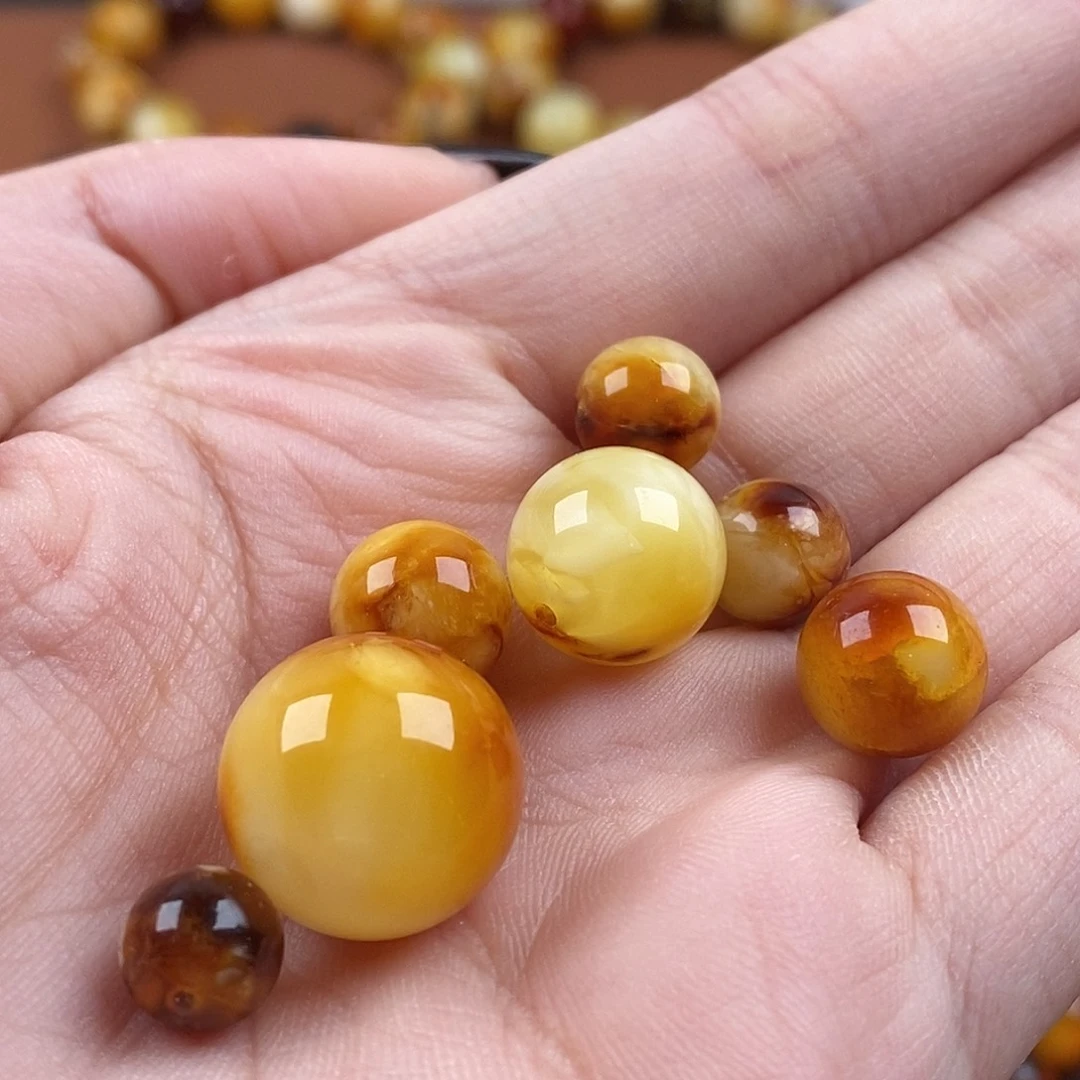 甲***！琥珀未镶嵌裸石蜜蜡