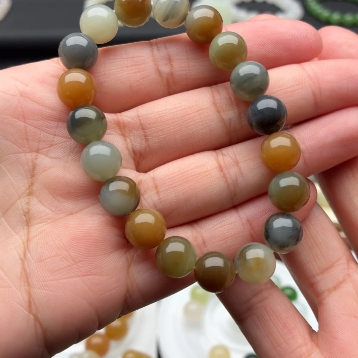 d***x和田玉未镶嵌颈饰