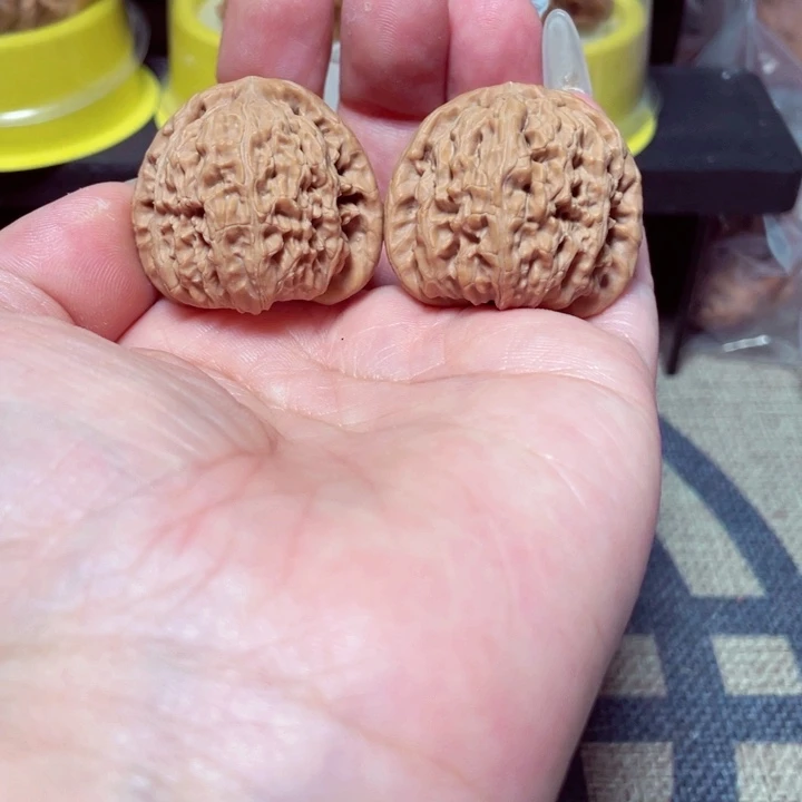 $***$文玩核桃把件白狮子35