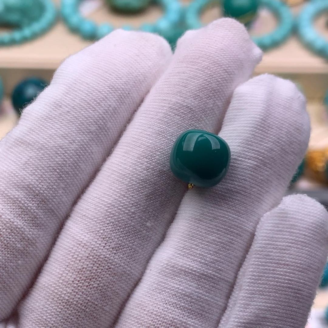 绿松石未镶嵌珠宝奇石10.3×9.3