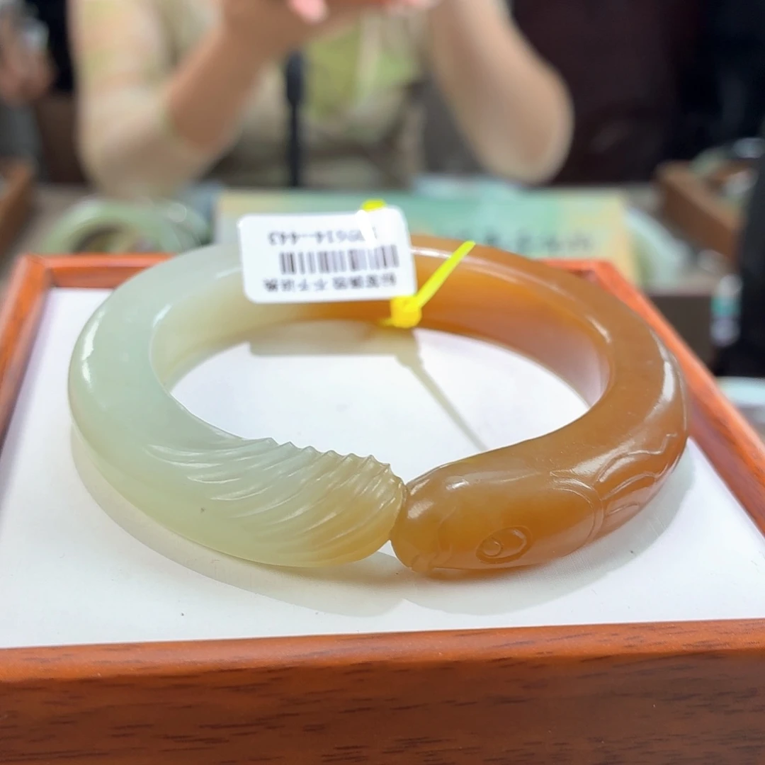 和田玉手镯未镶嵌9。 56/57