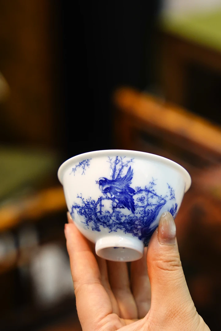 画堂春龙纹双鹊花鸟杯喝茶茶器手绘品茗饮茶手工梅兰竹菊茶杯陶瓷
