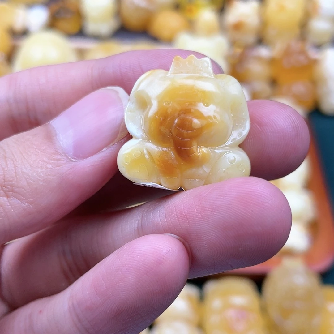 琥珀裸石未镶嵌蜜蜡