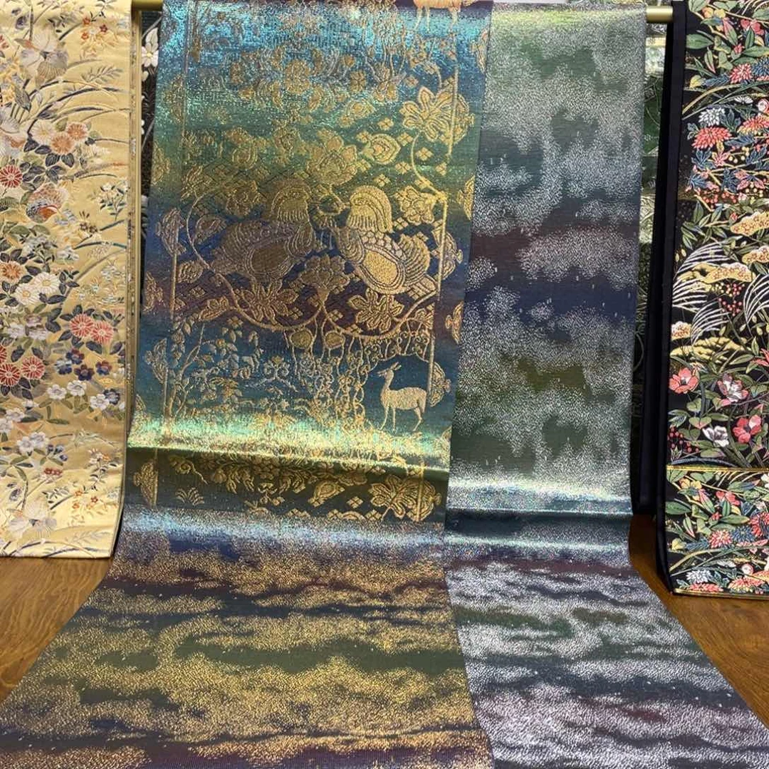 织绣佐玻璃全新两面