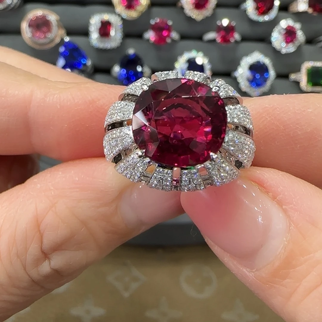 戒指18K金镶嵌碧玺6.3ct