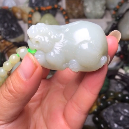 和田玉未镶嵌把件