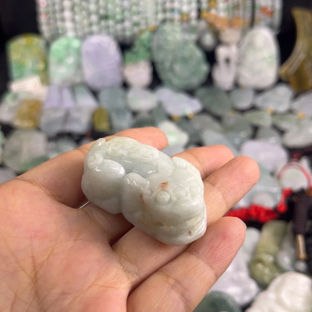 吊坠(不含链)未镶嵌翡翠瑕疵