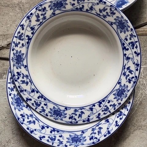 陶瓷8寸深盘两个陶瓷