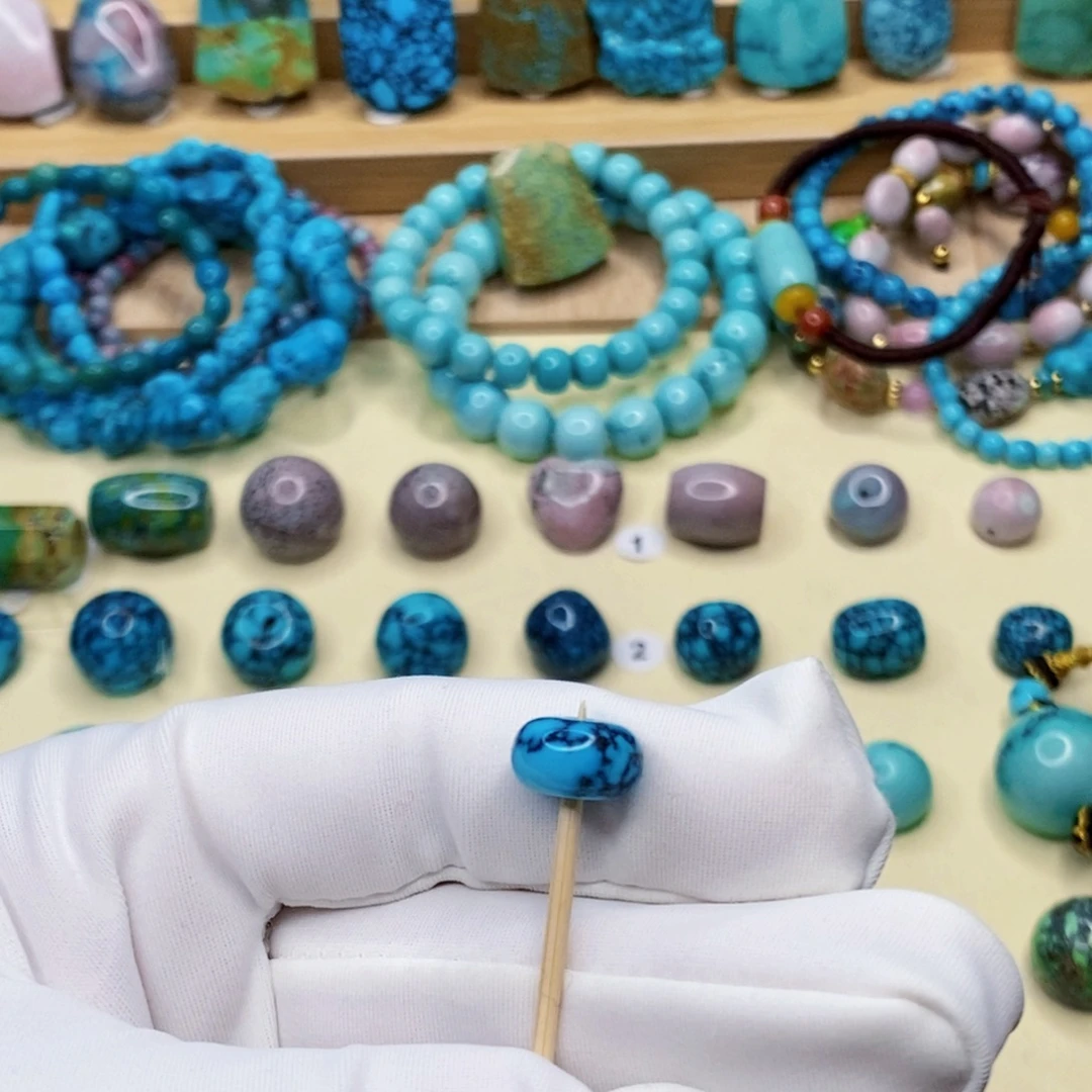 绿松石未镶嵌珠宝奇石