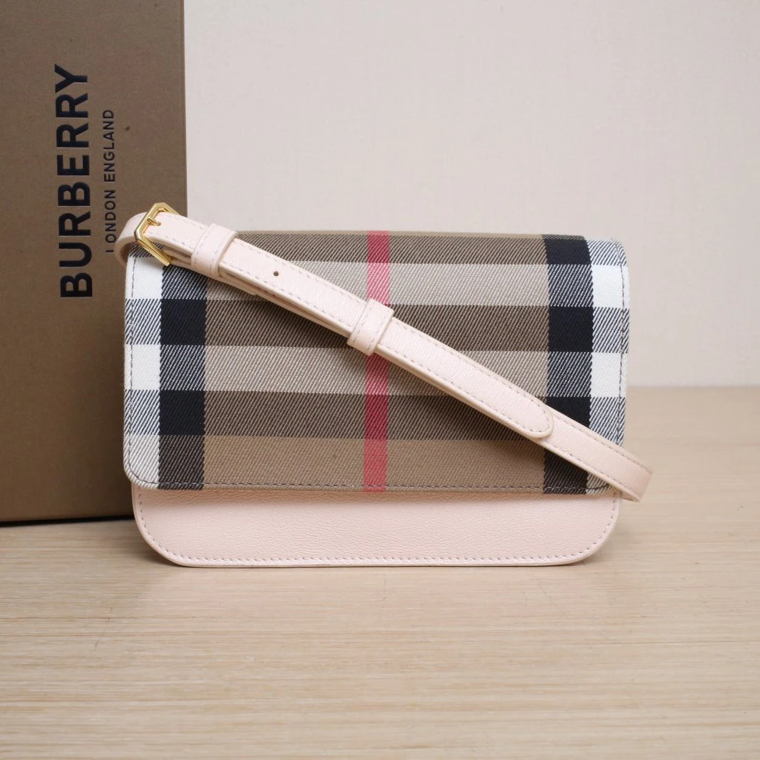 99新 BURBERRY/博柏利 【娇】帆布 金扣 战马格纹 斜挎包 195833