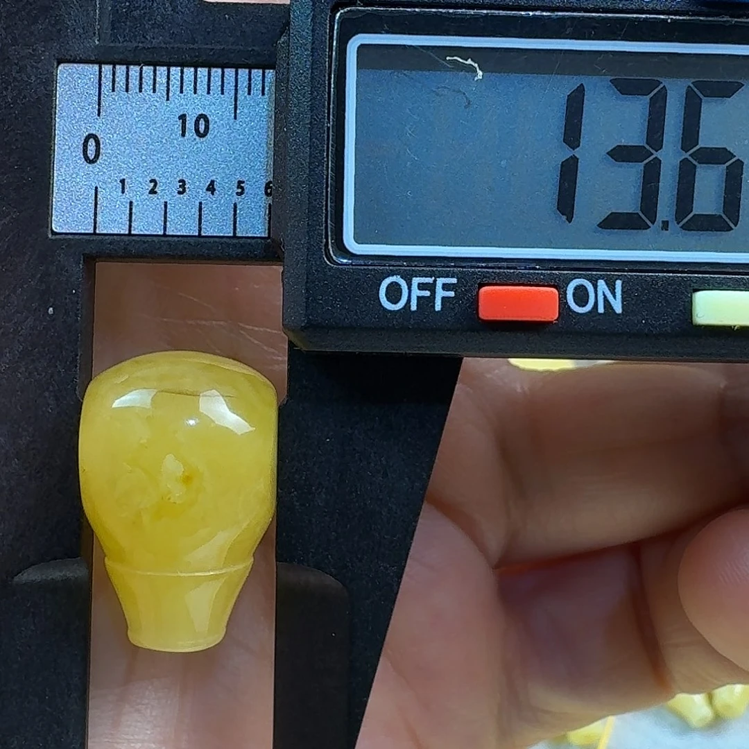 蜜蜡未镶嵌裸石21杂