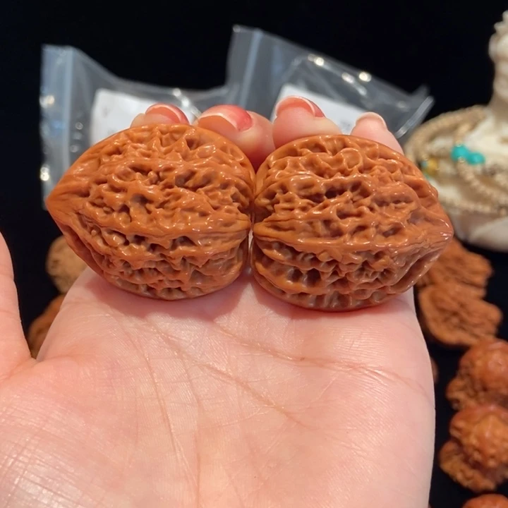 文玩核桃把件35平谷168。     395