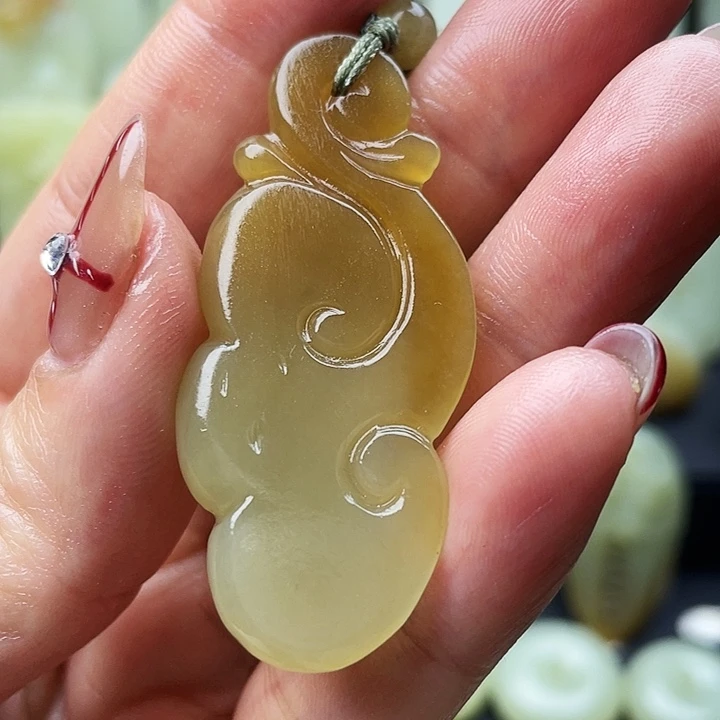 和田玉（糖玉）未镶嵌颈饰