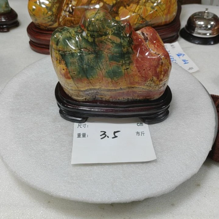 燕****石材乳源彩色石头