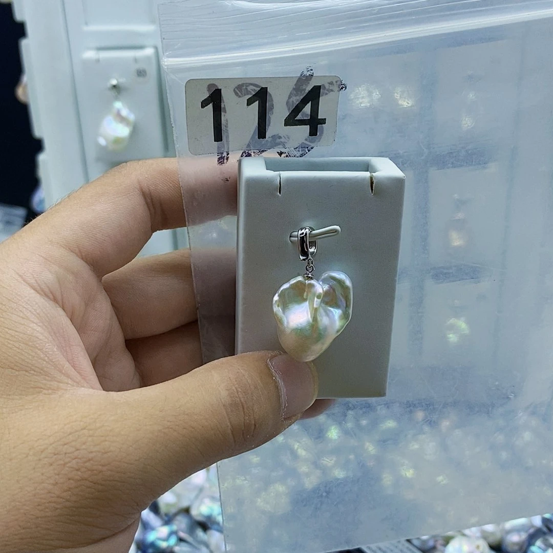 淡水珍珠合金颈饰