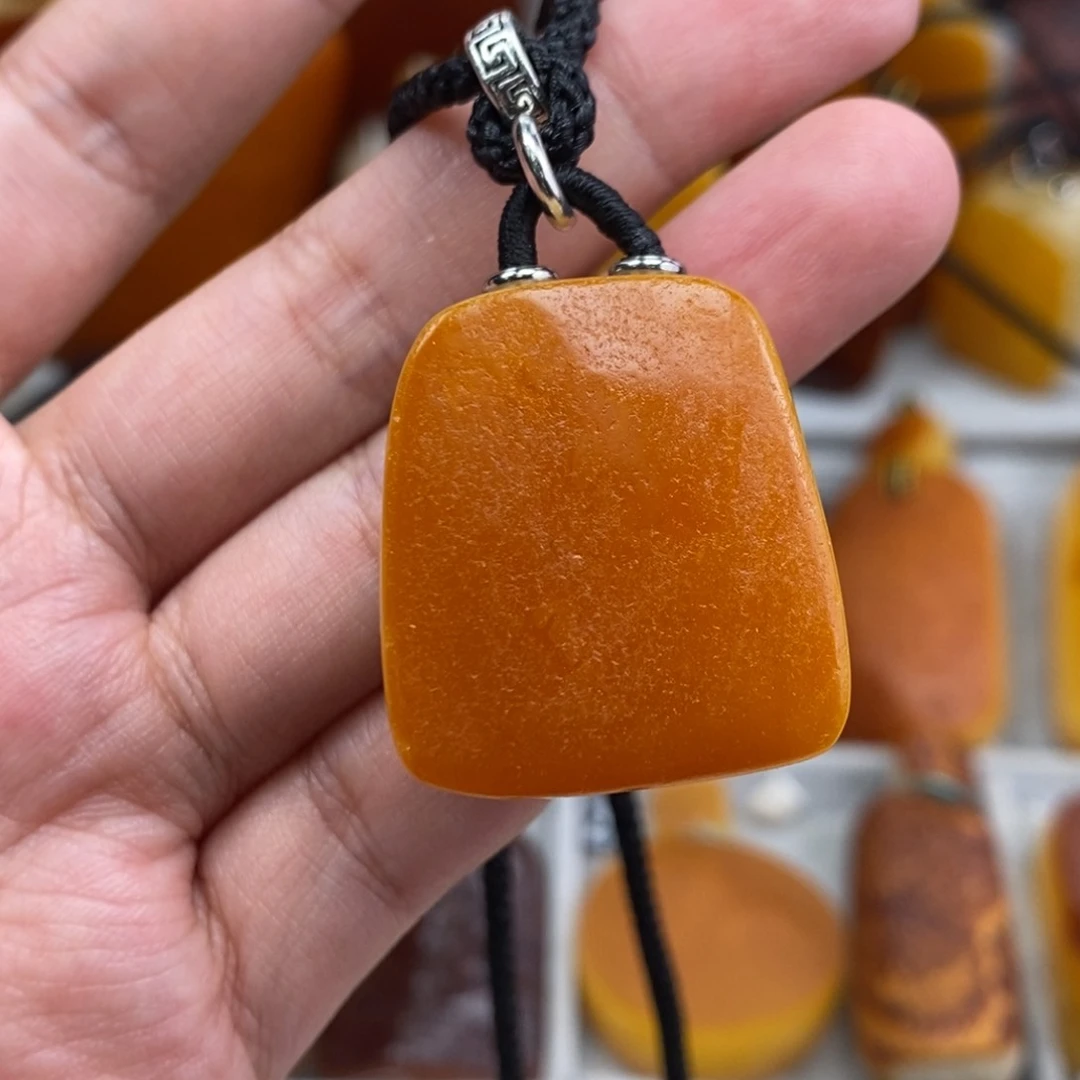 琥珀吊坠(赠链)未镶嵌