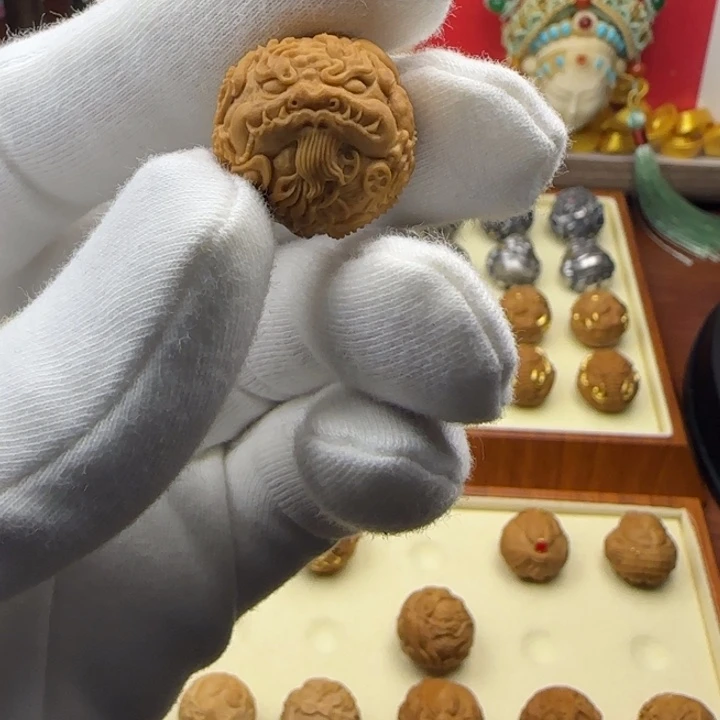 纯手工雕刻猴头金蟾