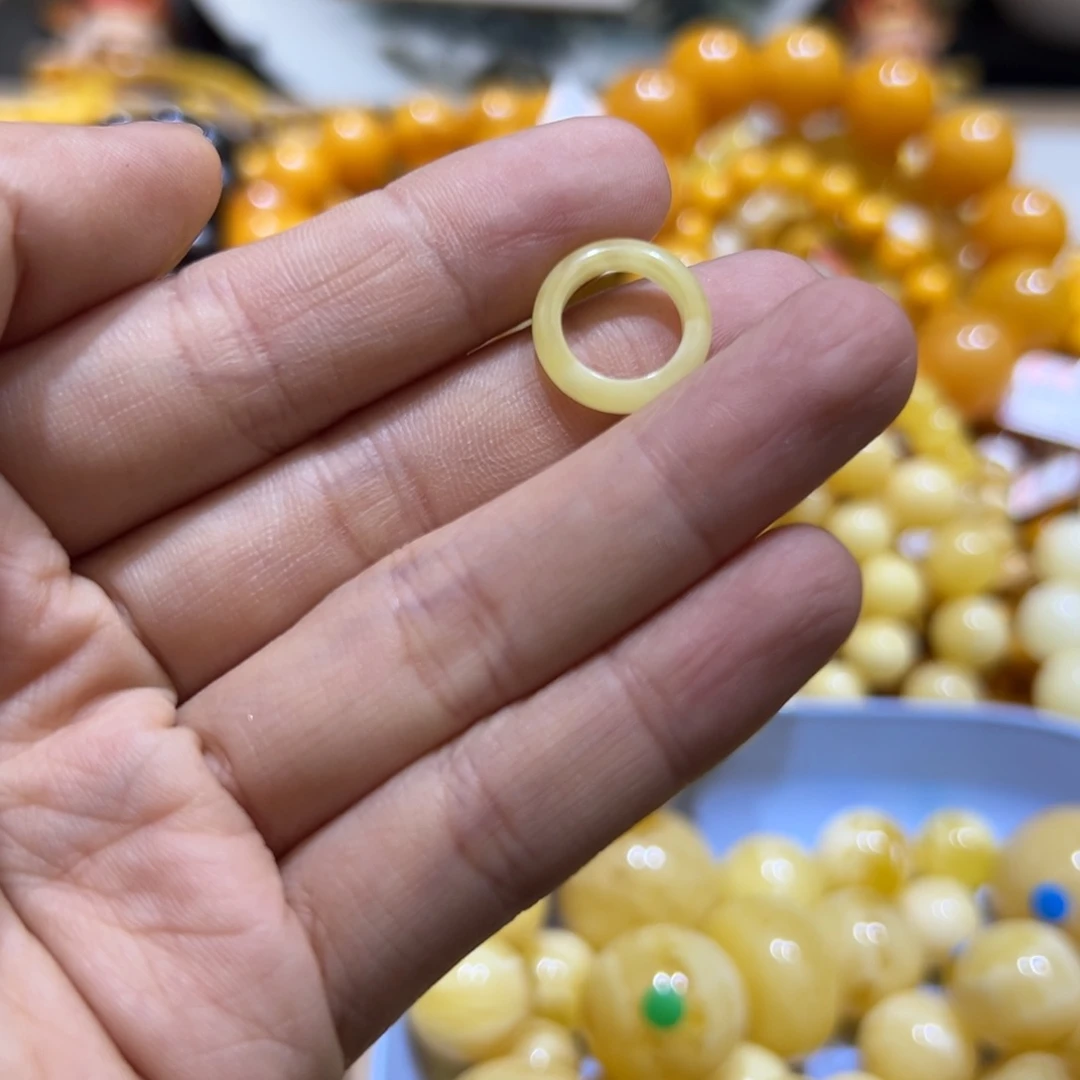 琥珀珠宝奇石未镶嵌
