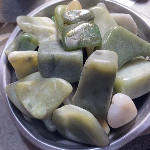 未镶嵌和田玉（糖玉）挂件