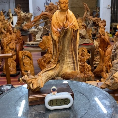 柏木?***人太行崖柏根雕