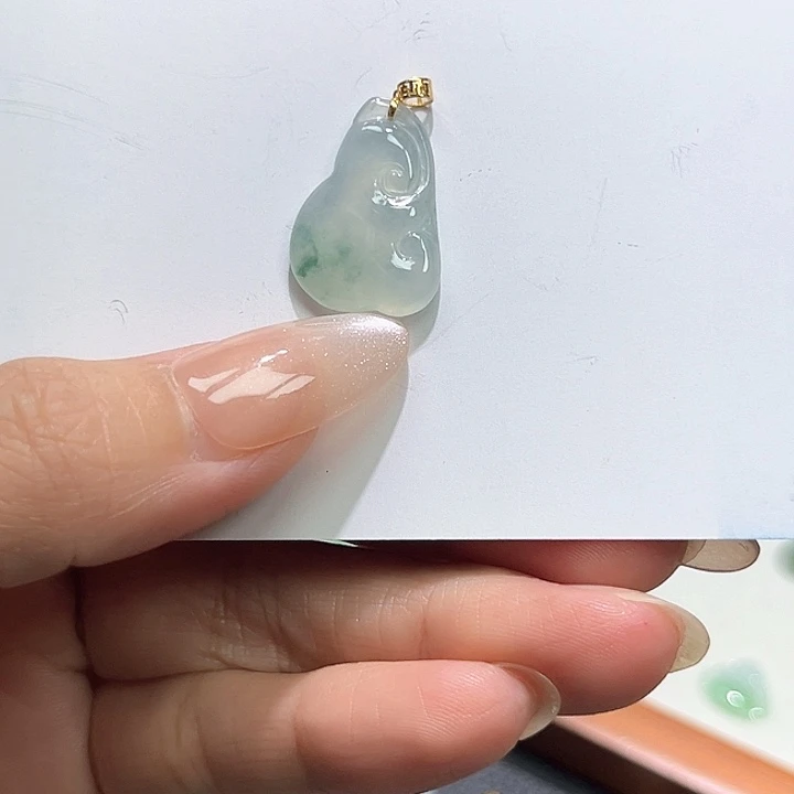 颈饰18K金镶嵌翡翠