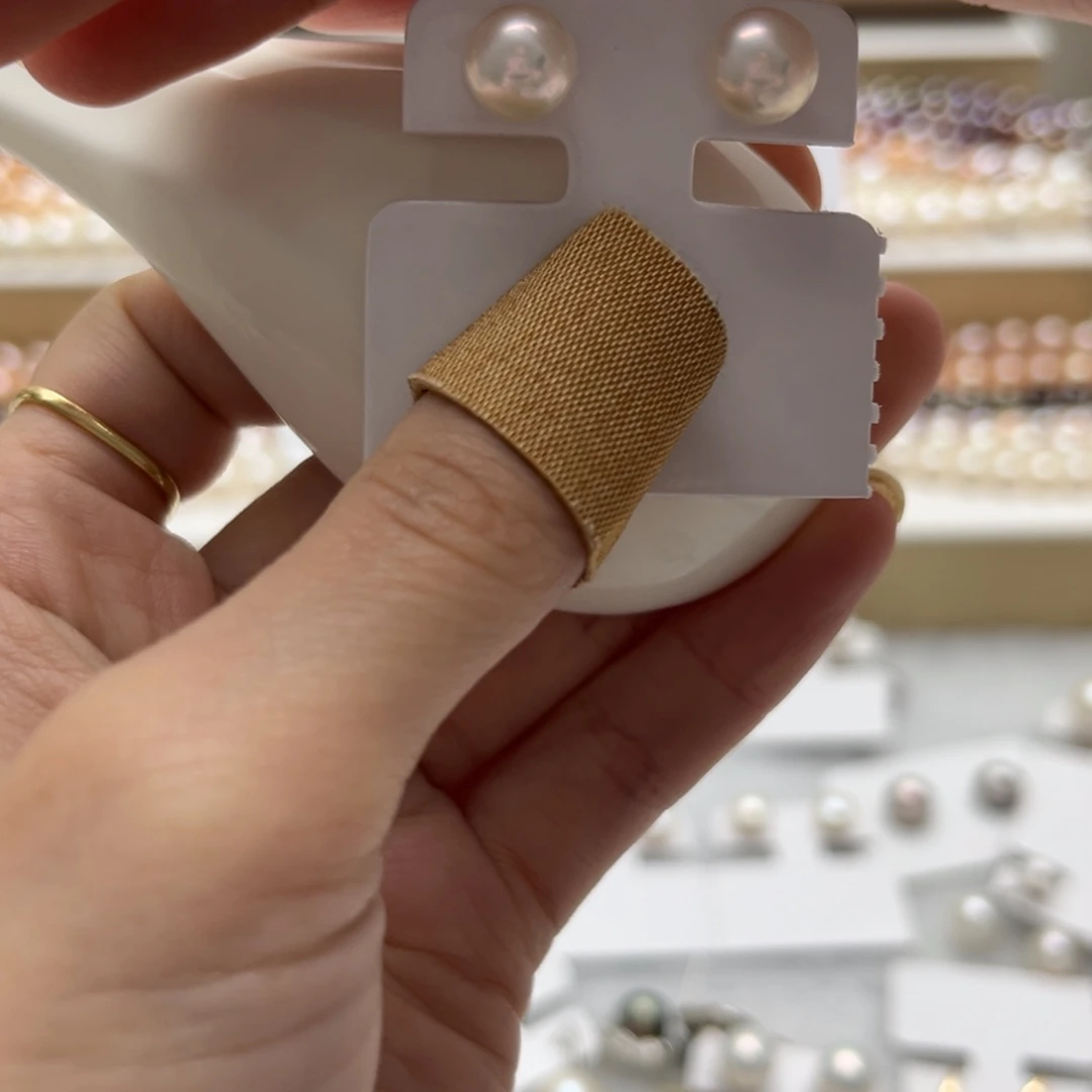 淡水珍珠银S925镶嵌耳饰