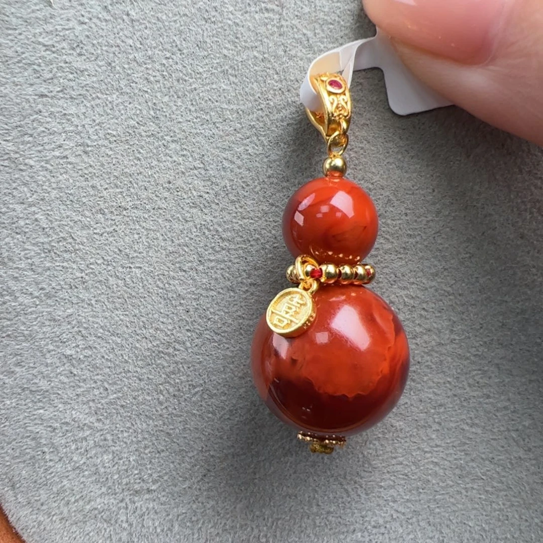 南红玛瑙银S925镶嵌（万能扣牛血葫芦吊坠16+）