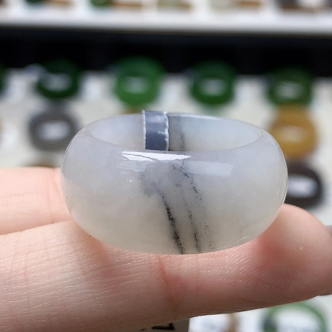 未镶嵌戒指和田玉