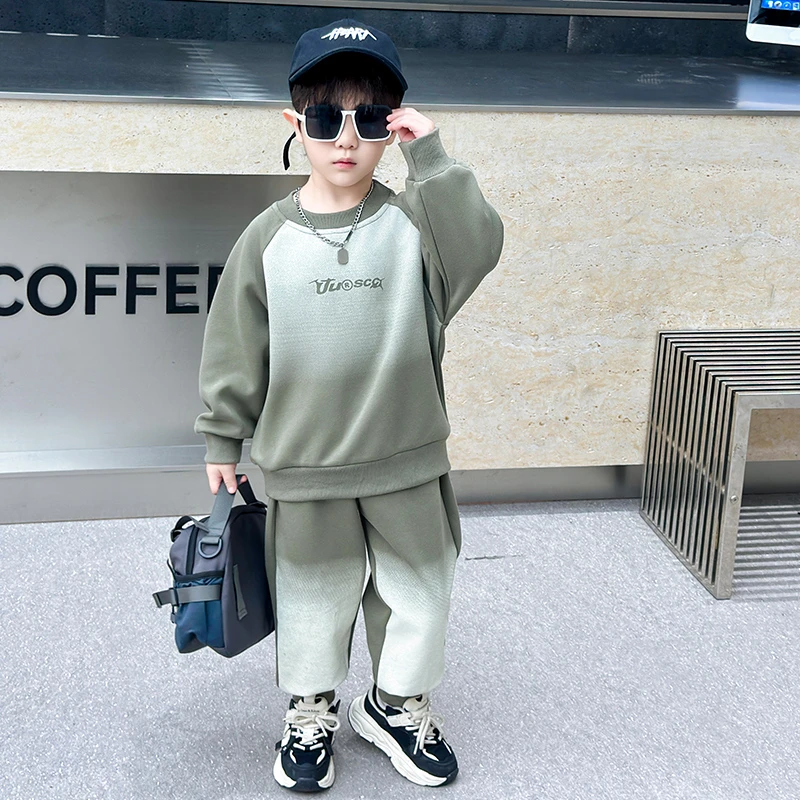 男童字母渐变套装春秋衣服2025新款小童酷帅洋气长袖秋装网红炸街