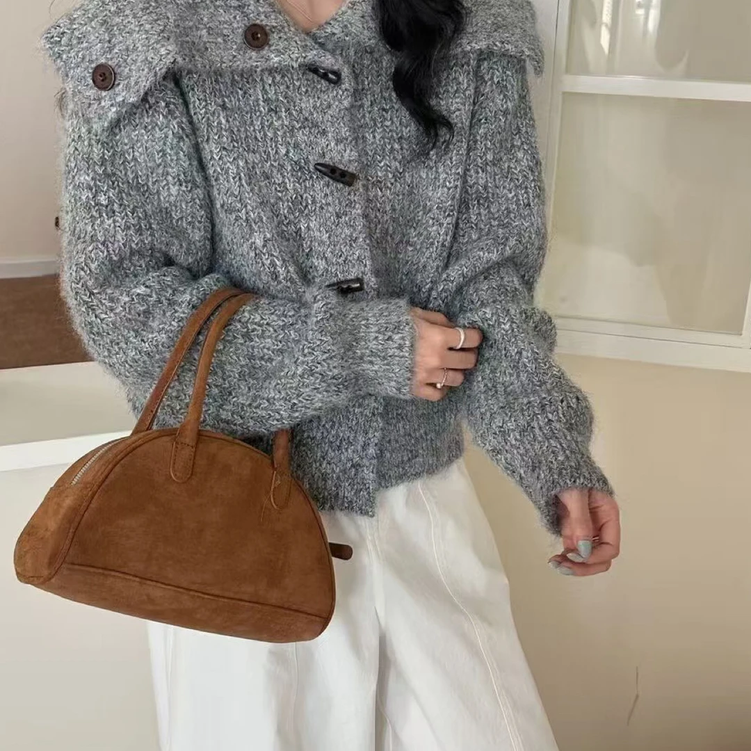含奇轩25秋季时尚新款翻领牛角扣毛衣洋气高级加厚舒适外穿上衣
