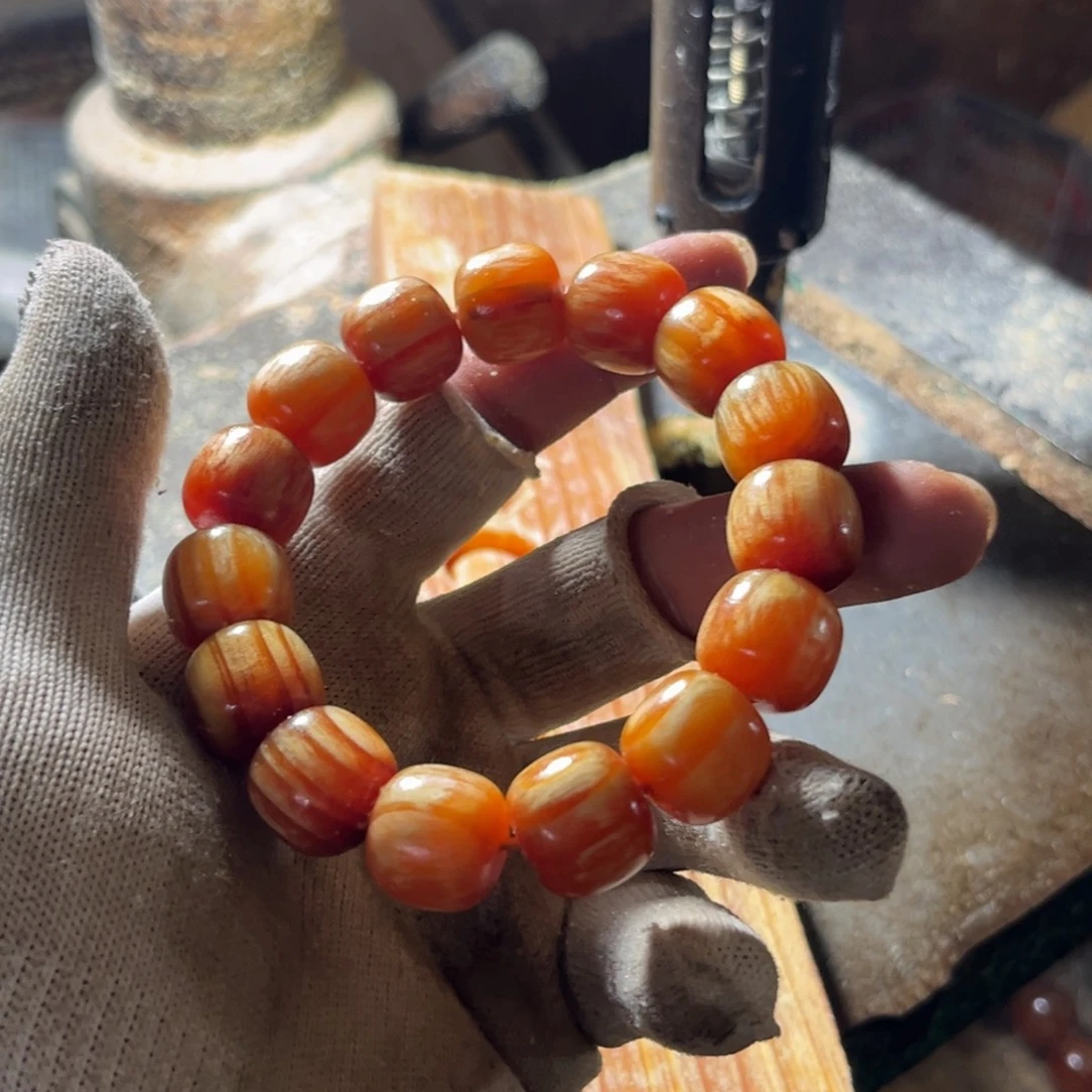河***厂松木（琥珀木）手串/手链1415老型➕2颗