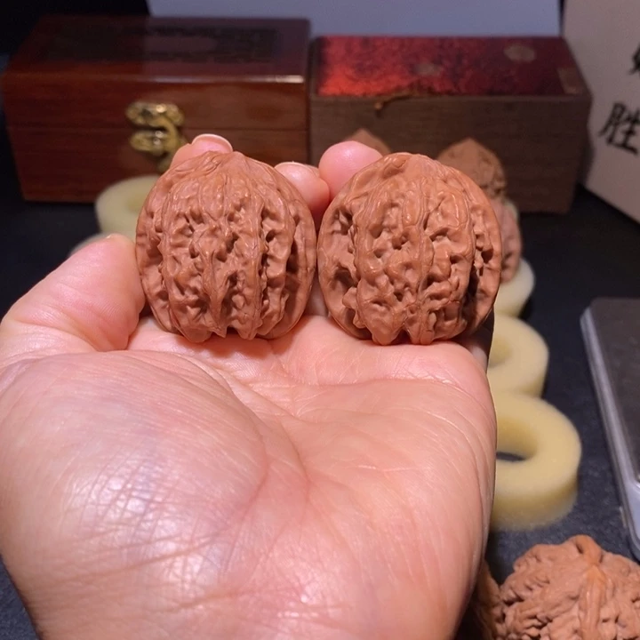 文玩核桃吊坠磐石39