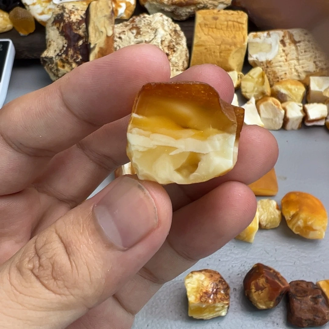 定制琥珀未镶嵌蜜蜡
